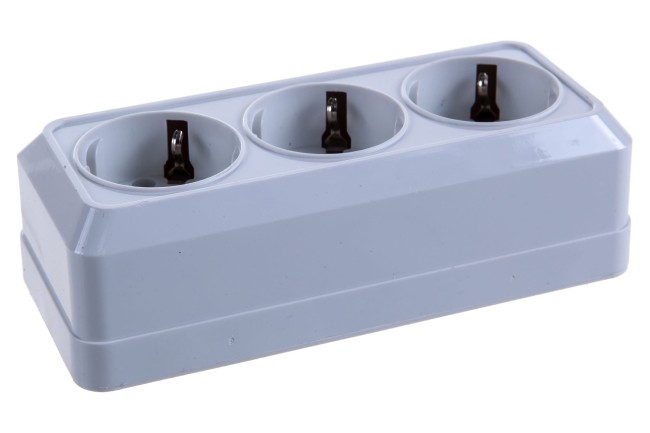 Розетка 3 места с/з "Олимп" белая 1161