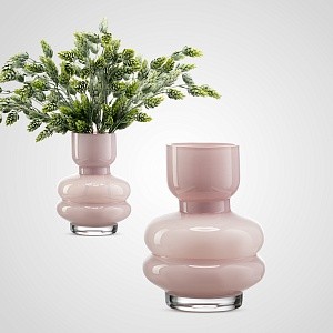 Стеклянная сиреневая ваза с широким корпусом 770