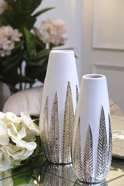 Ваза белая с декором 18H2840S-19 d10,7*28см