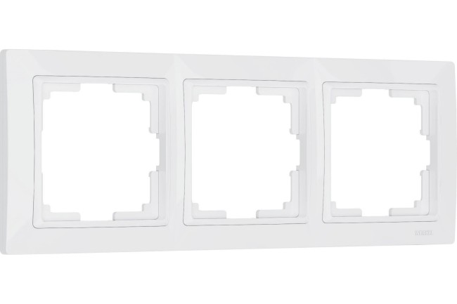 Рамка из пластика на 3 поста Snabb Basic белый W0032001