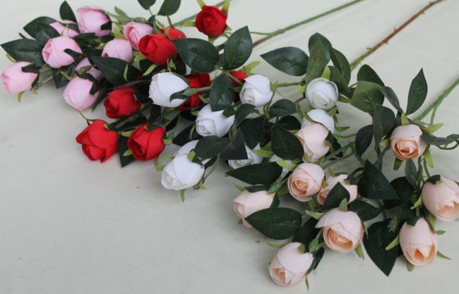 В10494 Ветка бутонов роз"Монблан"3в.9г.Н68см