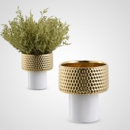 Ваза декоративная WARM HUGS белая 15*15*17 см 2261--1