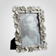 Серебристая фоторамка из полистоуна "Листья гинкго" S 2077-57F