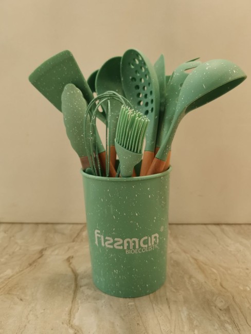 Набор кухонных аксессуаров FM-035 12 предметов в крапинку Набор кухонных аксессуаров FM-035 12 предметов в крапинку