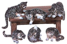 Кошки дикие чистюли семья 3 шт K057