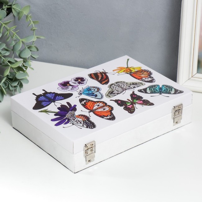 Шкатулка "Бабочки и анютины глазки" 7521428 кожзам 5,5х24х17 см дерево