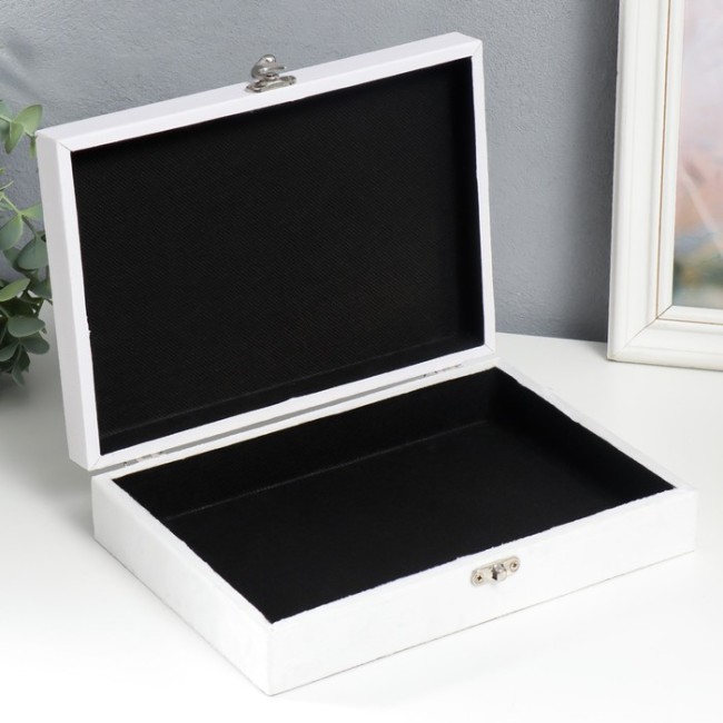 Шкатулка "Бабочки и анютины глазки" 7521428 кожзам 5,5х24х17 см дерево