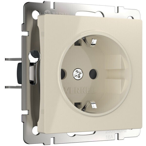 Розетка с заземлением и шторками слоновая кость W1171103